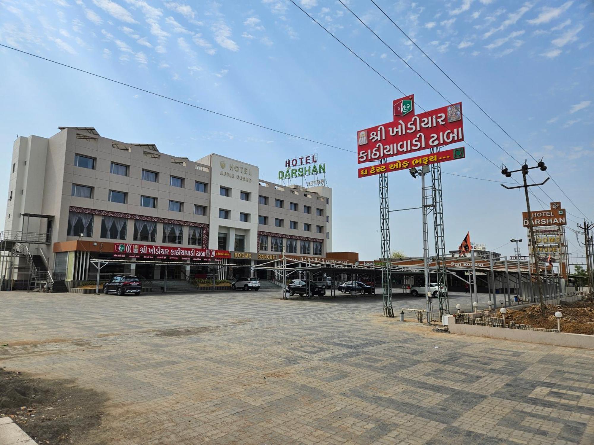 Hotel Grand Darshan Vadodara Dış mekan fotoğraf
