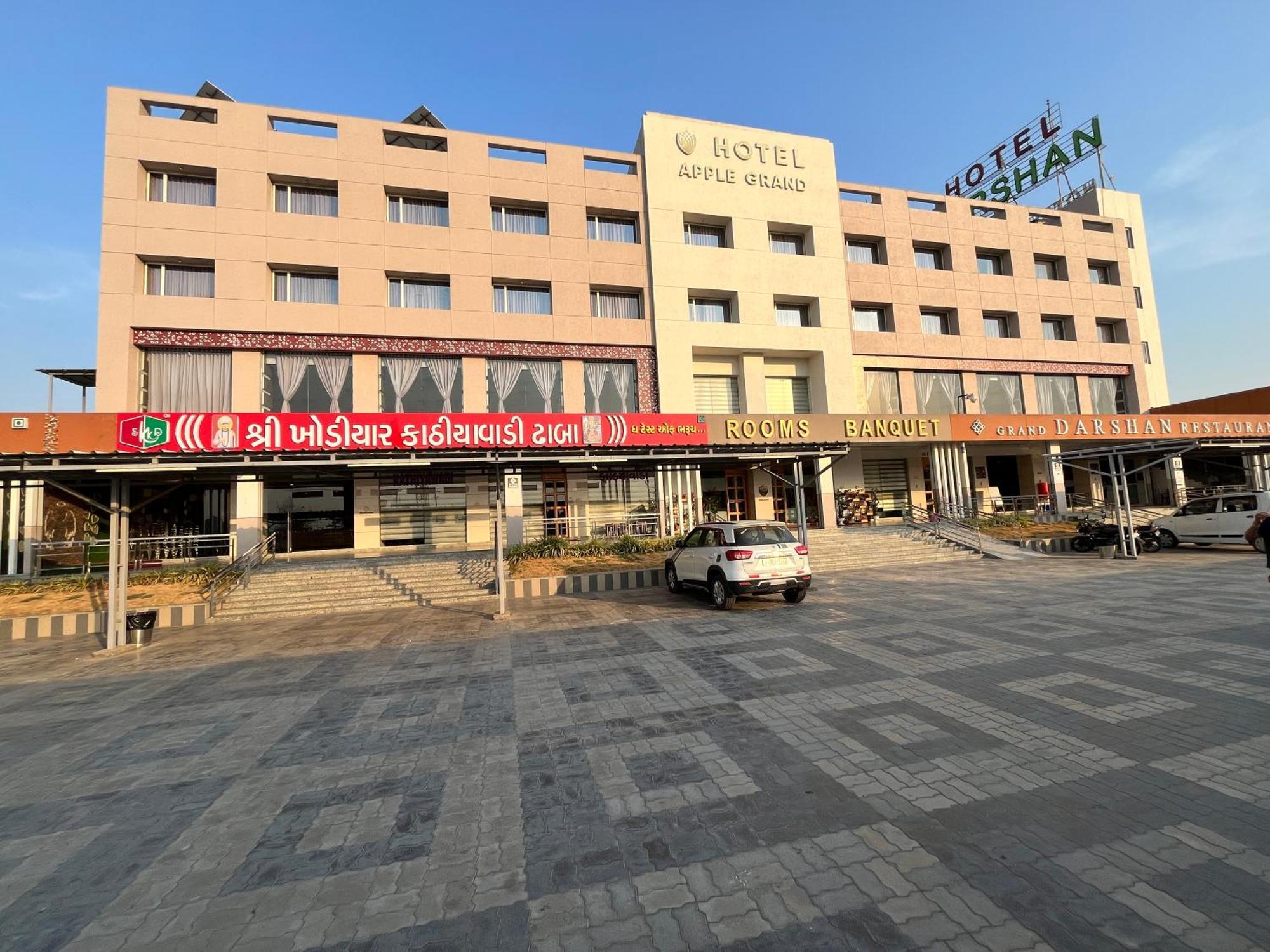 Hotel Grand Darshan Vadodara Dış mekan fotoğraf