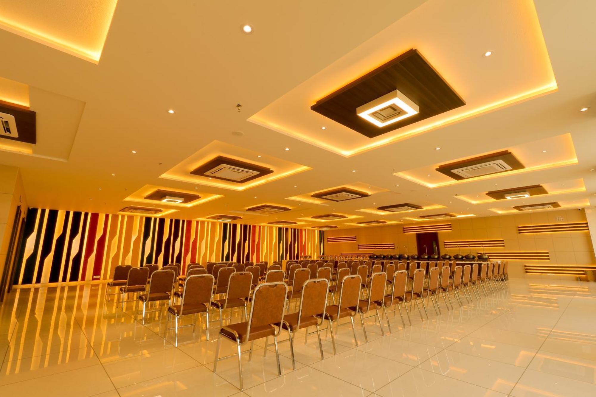 Hotel Grand Darshan Vadodara Dış mekan fotoğraf