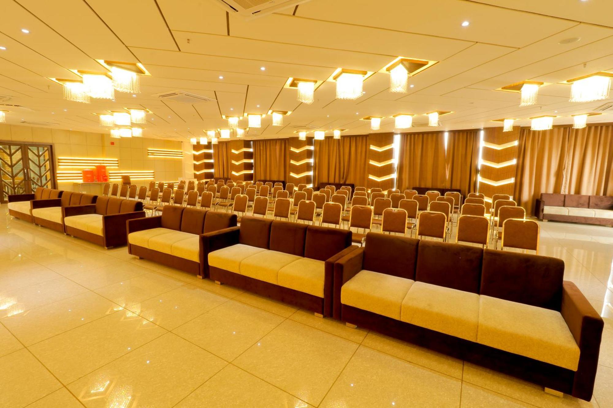 Hotel Grand Darshan Vadodara Dış mekan fotoğraf
