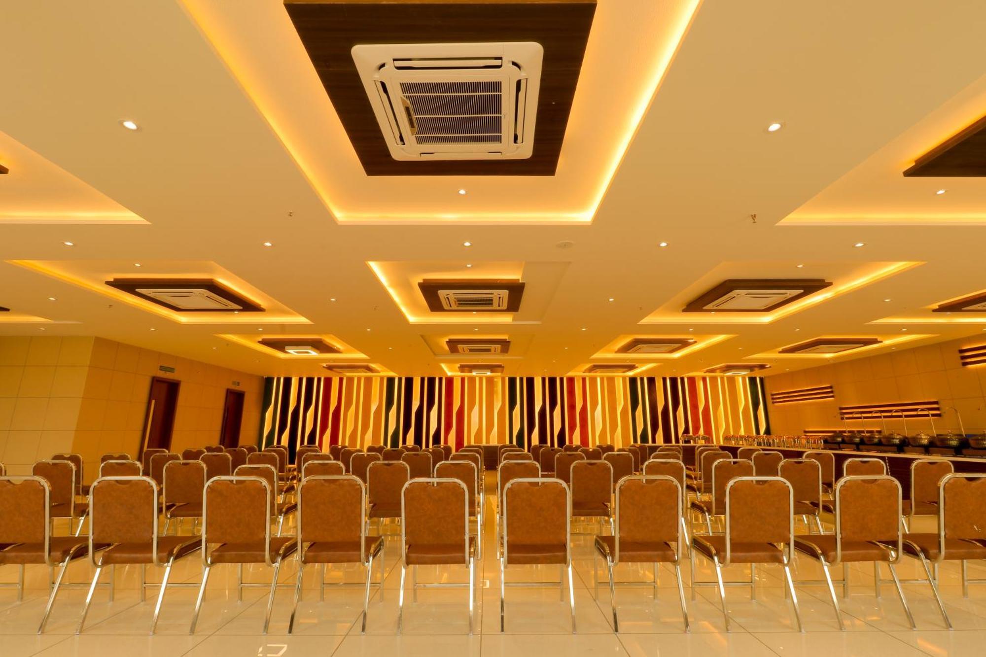 Hotel Grand Darshan Vadodara Dış mekan fotoğraf